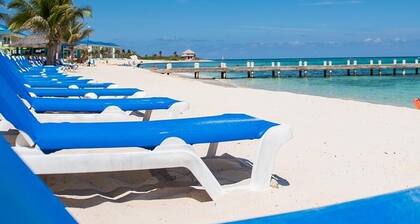 Beachfront Spectacular Full Ocean Views! Wyndham Reef Check in on December 28