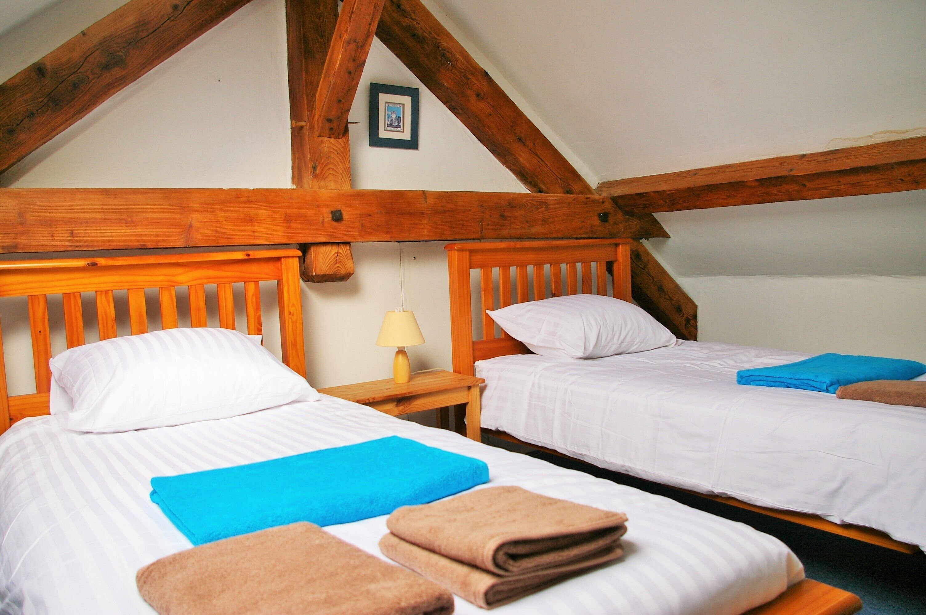 7 makuuhuonetta, silitysrauta/-lauta, ilmainen Wi-Fi, vuodevaatteet