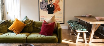 TÄYSIN MYÖTTI / BUNGALOW SLEEPS 5 + KOIRAT BoA