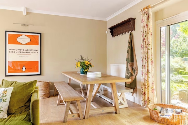 The dining table sits 6.