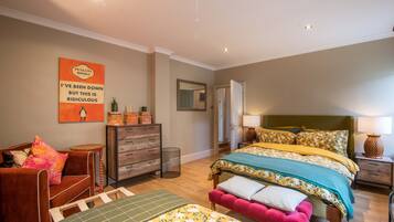 2 bedrooms, desk, iron/ironing board, free WiFi