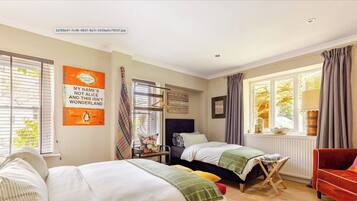 2 bedrooms, desk, iron/ironing board, free WiFi