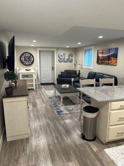 Salt Lake City Cottonwood Heights Apt. 3 bed 1 Bath Great Ski Spot Sleeps 6