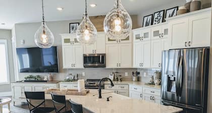 Hermoso nuevo condominio en el centro de Blue Ridge!