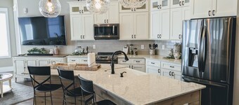 Beautiful condo in downtown Blue Ridge!