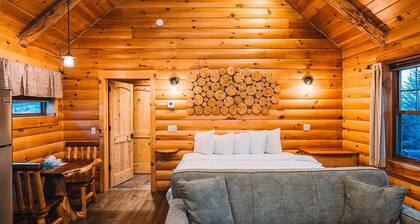 Cabine Ă couper le souffle dans le pays amish de l'Ohio - Jacuzzi, cuisine, salon