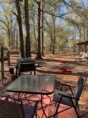 BBQ/picnic area - Comfy Camping At The Forge (Live Oak)