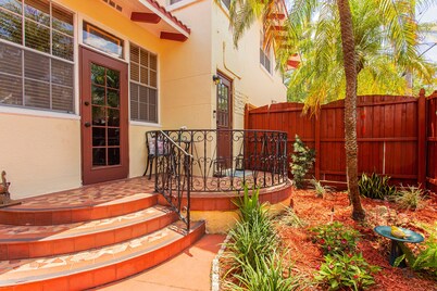 SOUTH TAMPA, HYDE PARK, BAYSHORE, UNIV TAMPA, TAMPA GENERAL, RIVERWALK- 5 STARS!