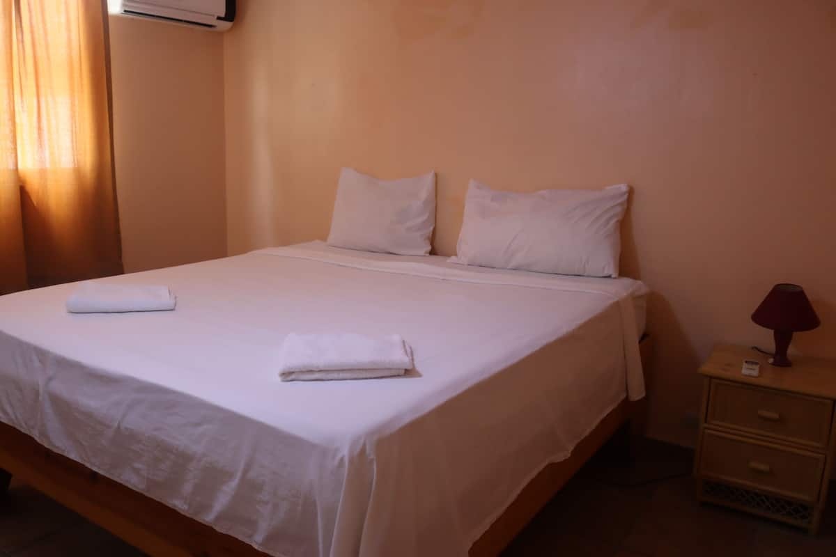 1 bedroom, hypo-allergenic bedding, in-room safe, blackout curtains