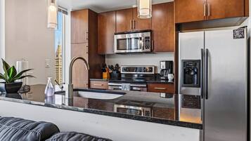 Fridge, microwave, oven, stovetop