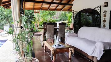 Vila Deluks, pemandangan gunung | Teras/patio