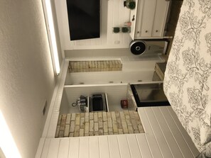 Interior - *STAY & PLAY* 5000 sq. Gym, Custom Master & Loft! (Salina)