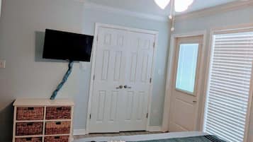 2 chambres, fer et planche à repasser, Wi-Fi, draps fournis