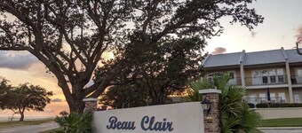 2 Bedroom 2 1/2 bath townhome on the beach!
