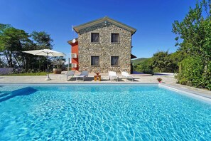 屋内プール、屋外プール