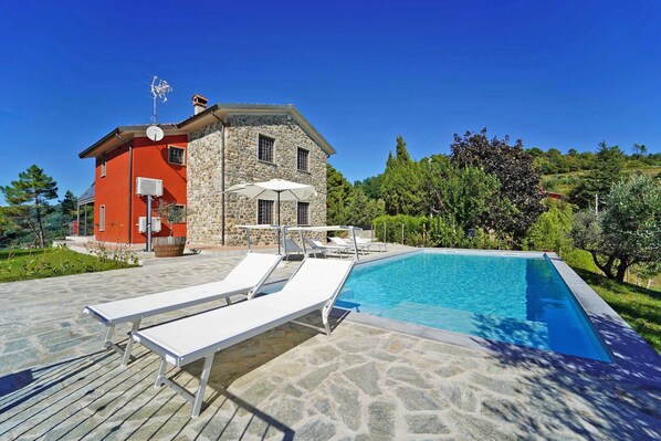 屋内プール、屋外プール