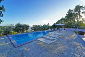 Indoor pool, outdoor pool - VILLA DEA A / C Large Pool BBQ Kids Play Area Gym Sauna BVolley near Cinque Terre (SARZANA)