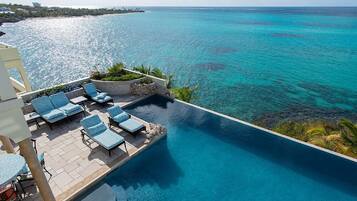 Outdoor pool, an infinity pool