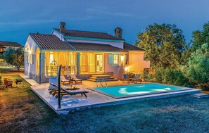 Exterior - Gorgeous home in Marcana (Marcana)