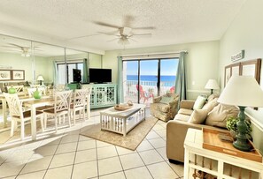 Smart-tv och bordsfotboll