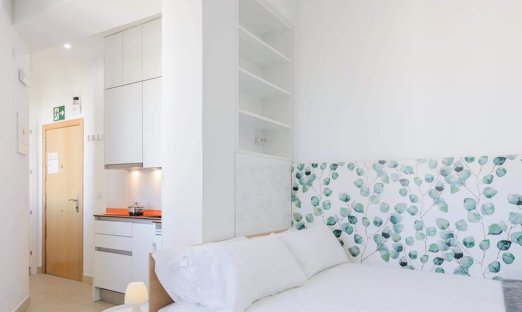 1 habitación, tabla de planchar con plancha, internet y ropa de cama 