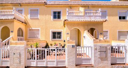 Gorgeous home in Santa Pola with WiFi