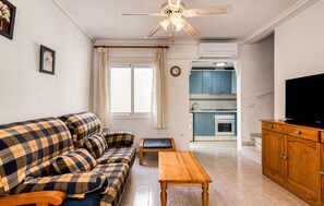 TV - Beautiful home in Santa Pola (Santa Pola)