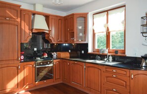 Fridge, oven, stovetop, dishwasher - 3 bedroom awesome home in Gardna Wielka (Gardna Wielka)