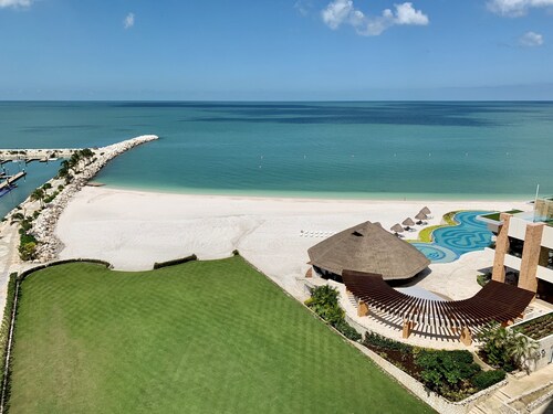 Apartment in Torremar, beachfront, country club Campeche