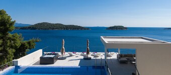 Villa Desire - Three Bedroom Villa with Pool and Sea View