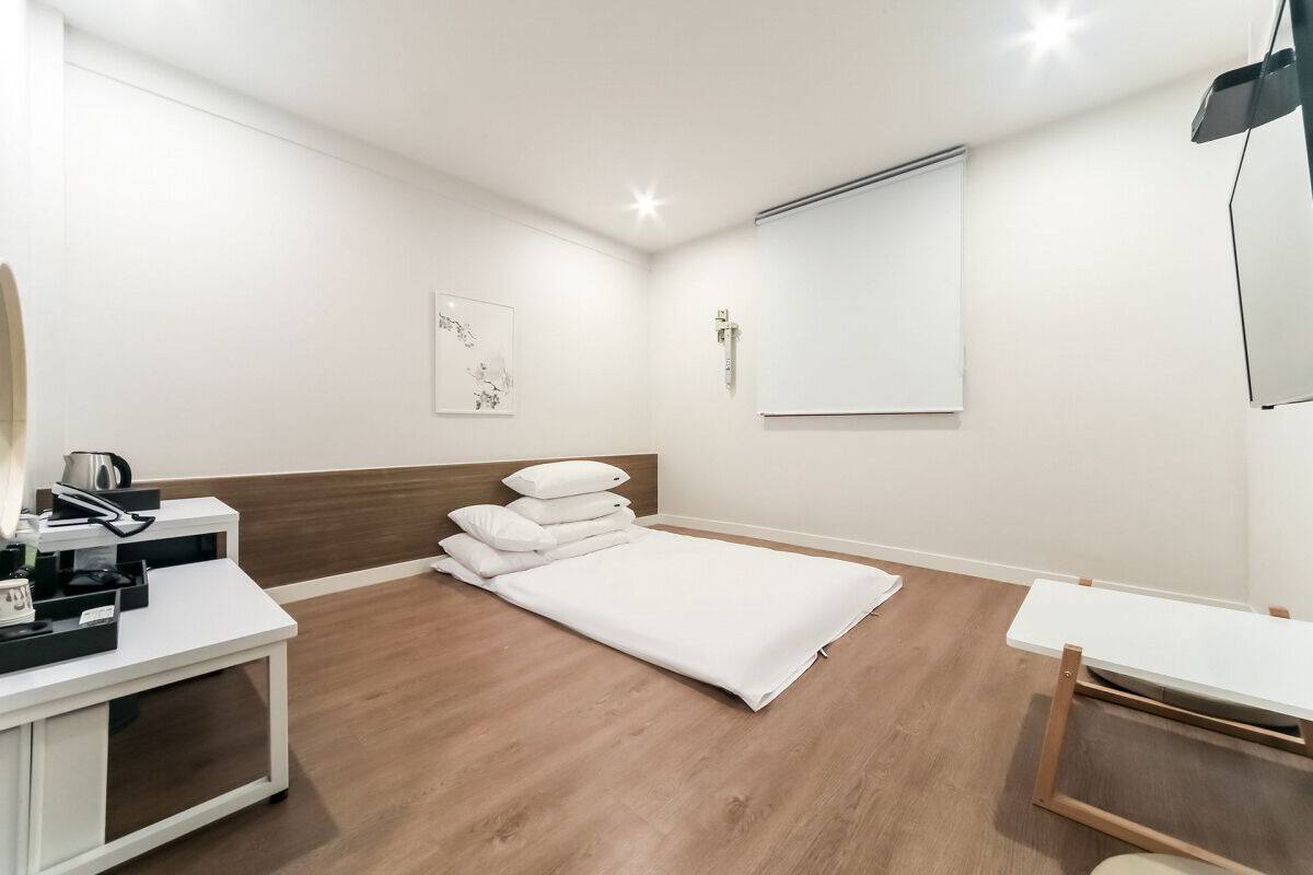 Traditional Twin Room