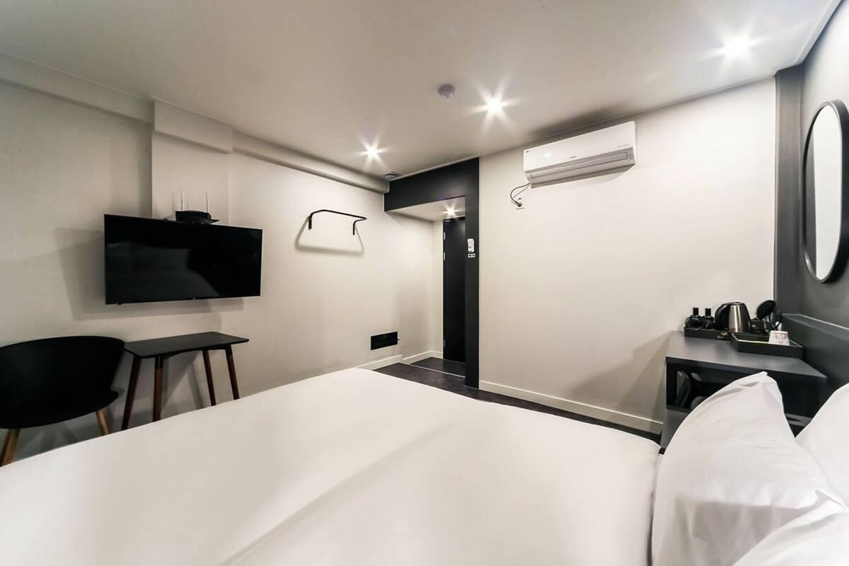 Basic Double Room