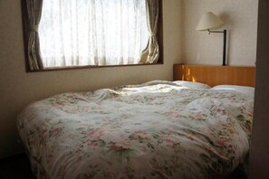 In-room safe, desk, free WiFi, bed sheets