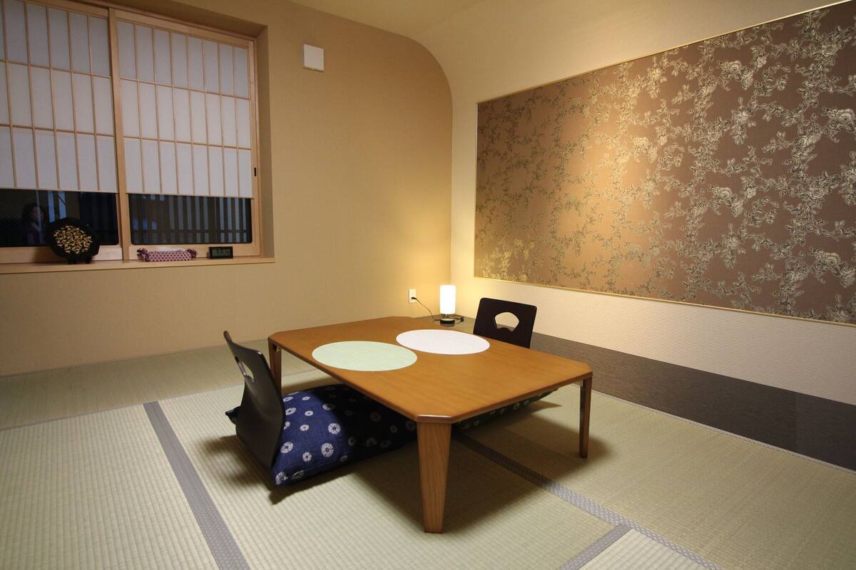 传统客房, 无烟房, 私人浴室 (Japanese Style, TSURU, 2nd Floor) | 办公桌、笔记本电脑工作区、熨斗/熨板、免费 WiFi