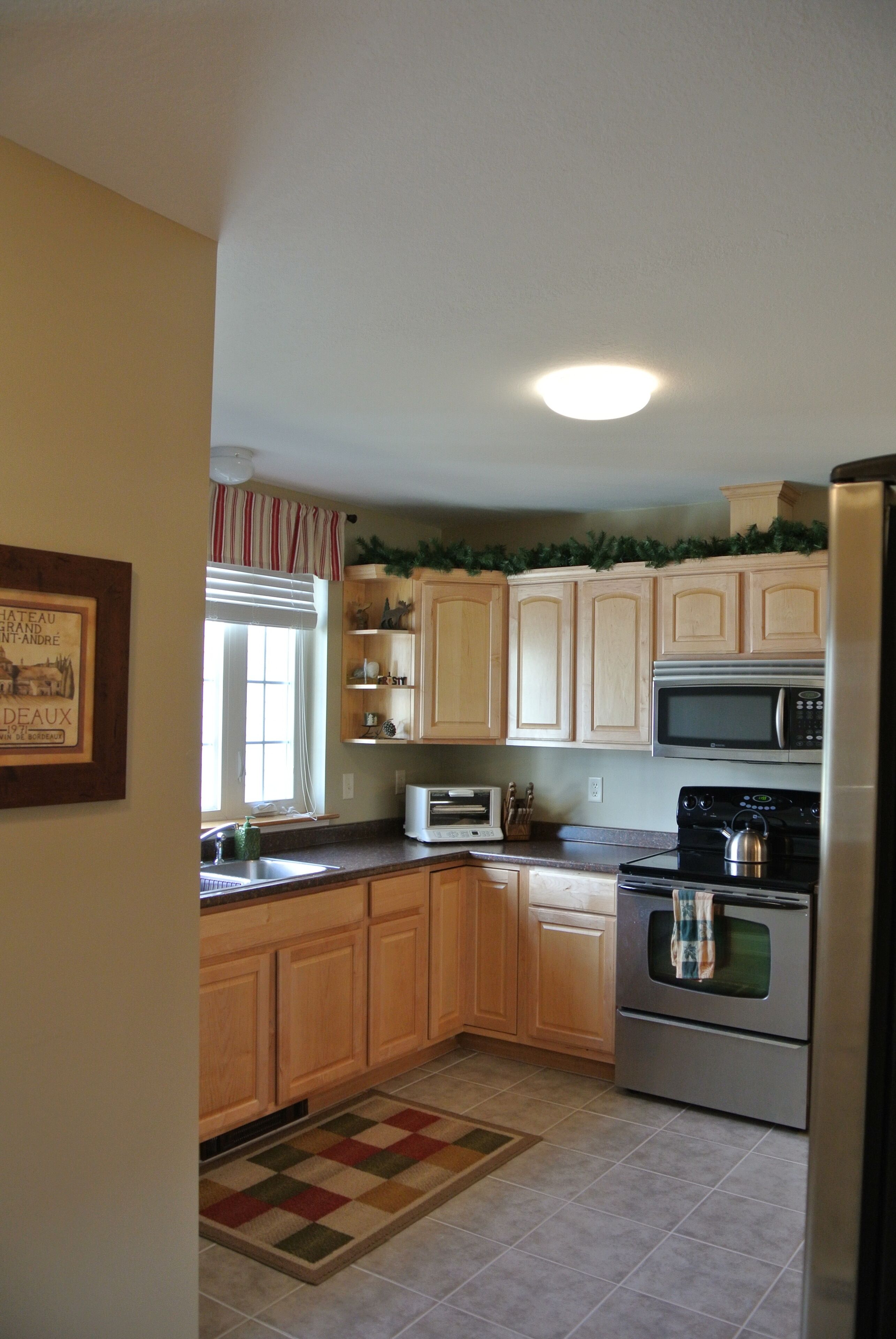 Ideal location less than 2 mins away, very clean, relax and recharge!