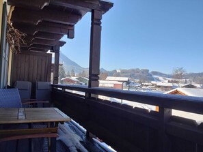 Outdoor dining - Ferienwohnung "Zirbenduft" für 3 Personen mit Balkon, 60 m² (Inzell)