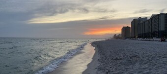 2 Bed King Size Biloxi Luxury Condo