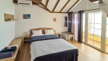2 bedrooms, WiFi (free), bed sheets
