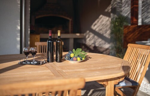 Amazing home in Oklaj with WiFi