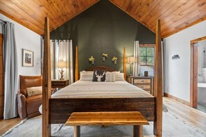 4 bedrooms, iron/ironing board, travel crib, free WiFi