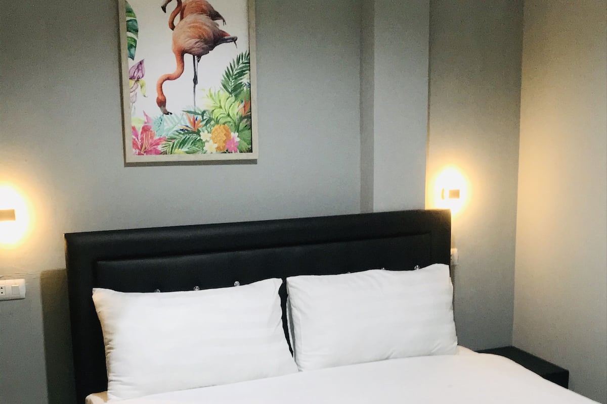 Cortinas blackout, sistema de insonorización y wifi gratis