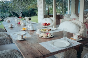 Daily cooked-to-order breakfast for a fee - Villa Kalani (Kerobokan)