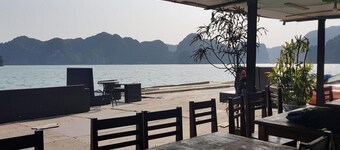 Manh Nu Floating Homestay