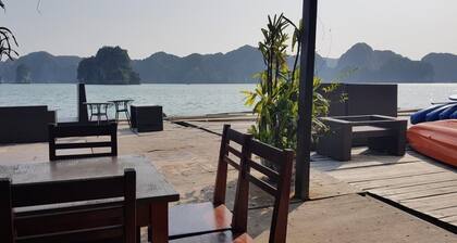 Manh Nu Floating Homestay