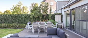 4 bedroom awesome home in Brugge