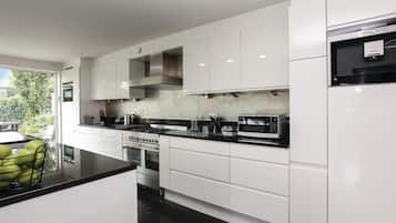 Kühlschrank, Herdplatte, Geschirrspüler