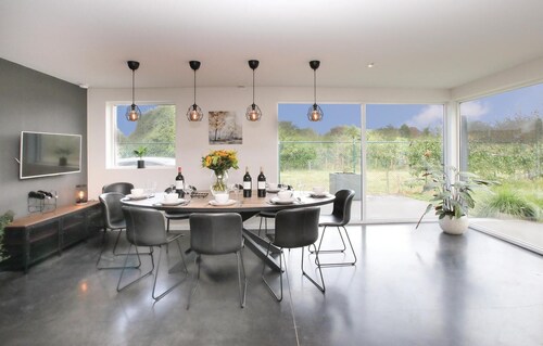 4 bedroom awesome home in Brugge