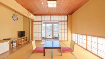 Biệt thự truyền thống (Ryokan Style Private Vacation Home) | Két bảo mật tại phòng, truy cập Internet không dây miễn phí