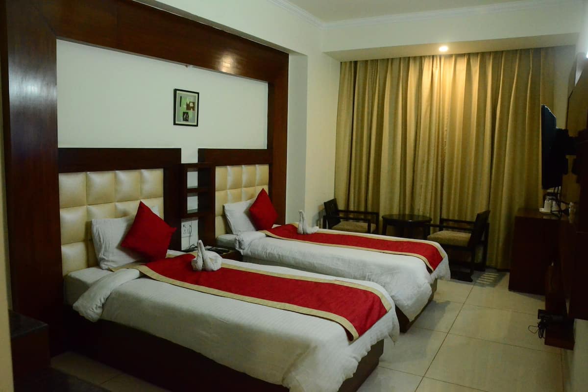 Hypo-allergenic bedding, individually furnished, desk, laptop workspace