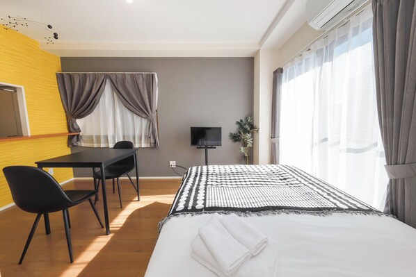Basic Apartment | 2 bedrooms, desk, iron/ironing board, free WiFi